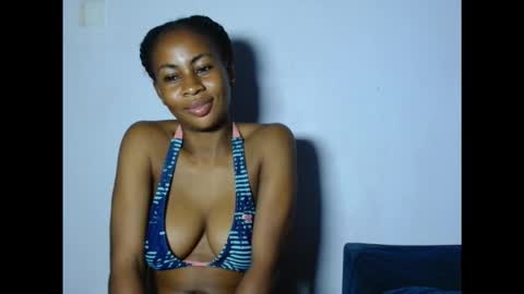 Snapshot of prettylove5 chatting on November 29, 7:50 pm evelyn online show from November 29, 7:50 pm