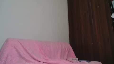 Snapshot of prettyme28 chatting on March 19, 6:23 pm prettyme28 online show from March 19, 6:23 pm