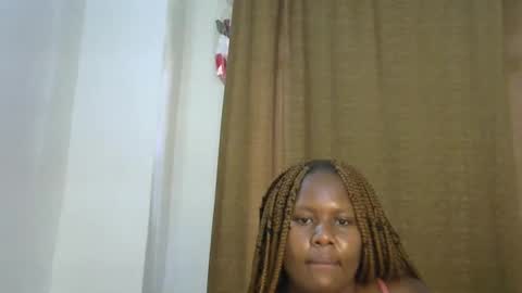 prettymel_ online show from March 6, 10:52 am