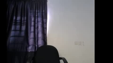 mia online show from November 16, 2:11 pm