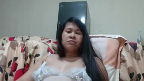 Snapshot of prettypinaylonghair chatting on June 6, 3:28 pm Gerald and Liezel online show from June 6, 3:28 pm