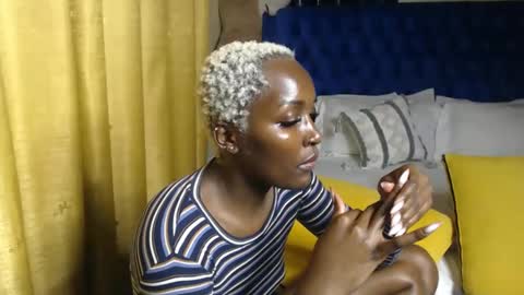 Snapshot of prettyquee chatting on April 17, 10:02 pm sasha online show from April 17, 10:02 pm