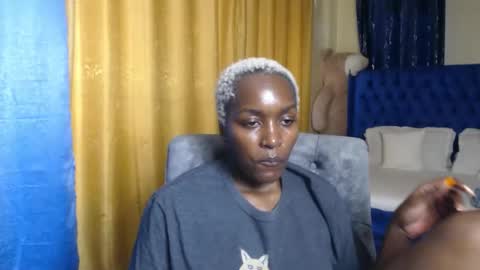 Snapshot of prettyquee chatting on May 23, 9:24 am sasha online show from May 23, 9:24 am