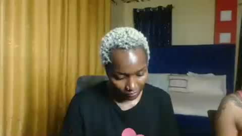 Snapshot of prettyquee chatting on June 14, 12:18 pm sasha online show from June 14, 12:18 pm