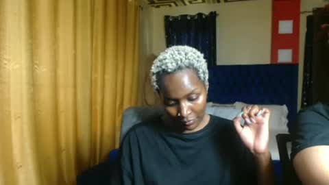 Snapshot of prettyquee chatting on June 25, 1:04 pm sasha online show from June 25, 1:04 pm