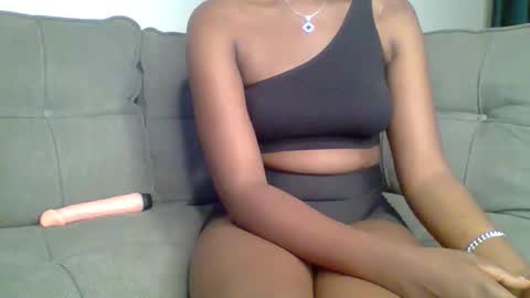 pretty queen online show from September 29, 11:20 pm