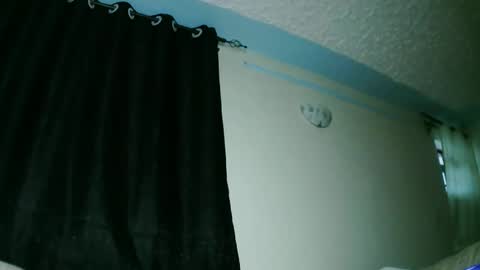 prettyreen online show from September 20, 9:10 am