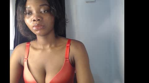 Snapshot of prettysexy6 chatting on February 22, 8:24 am prettysexy6 online show from February 22, 8:24 am