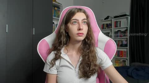 Snapshot of prettysomething chatting on April 1, 5:52 am Sophie next stream will be at Monday i will wait you guys online show from April 1, 5:52 am
