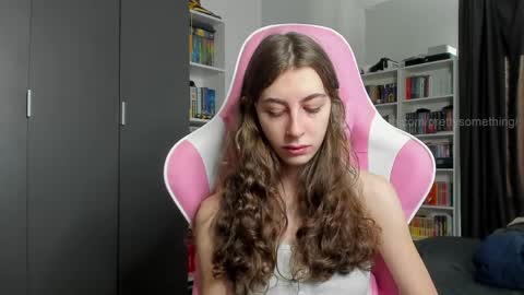 Snapshot of prettysomething chatting on April 2, 6:00 am Sophie next stream will be at Monday i will wait you guys online show from April 2, 6:00 am