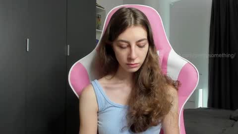 Snapshot of prettysomething chatting on April 20, 7:33 am Sophie next stream will be at Monday i will wait you guys online show from April 20, 7:33 am