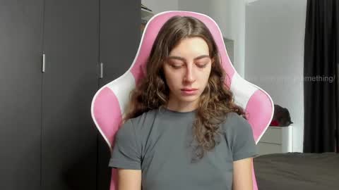 Snapshot of prettysomething chatting on April 27, 6:00 am Sophie next stream will be at Monday i will wait you guys online show from April 27, 6:00 am