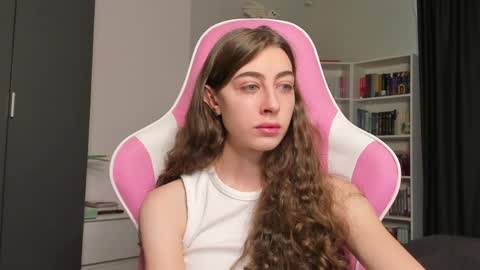 Snapshot of prettysomething chatting on May 17, 7:06 am Sophie next stream will be at Monday i will wait you guys online show from May 17, 7:06 am