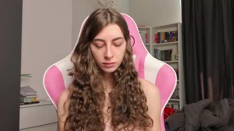 Snapshot of prettysomething chatting on May 26, 6:31 am Sophie next stream will be at Monday i will wait you guys online show from May 26, 6:31 am