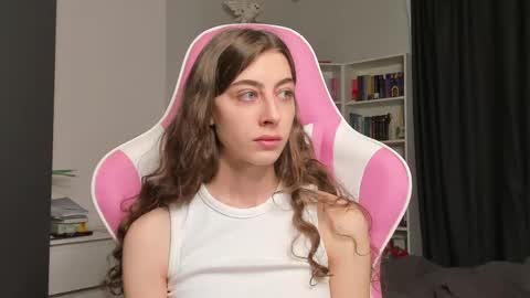 Snapshot of prettysomething chatting on May 28, 7:49 am Sophie next stream will be at Monday i will wait you guys online show from May 28, 7:49 am