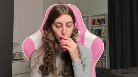 Snapshot of prettysomething chatting on June 1, 5:53 am Sophie next stream will be at Monday i will wait you guys online show from June 1, 5:53 am