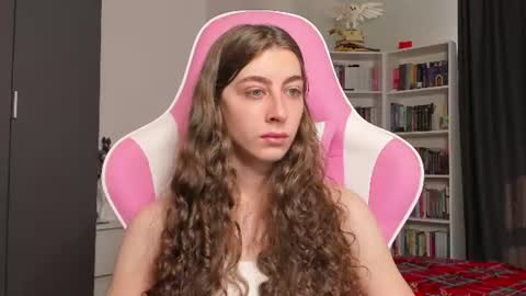 Snapshot of prettysomething chatting on June 12, 6:12 am Sophie next stream will be at Monday i will wait you guys online show from June 12, 6:12 am
