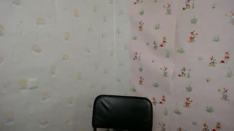 Snapshot of prettyvalerii_ chatting on November 15, 1:51 pm Valeri online show from November 15, 1:51 pm