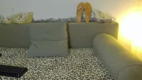 Snapshot of prettyvanessa chatting on January 6, 7:45 am prettyvanessa online show from January 6, 7:45 am