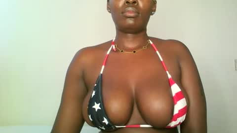 prettyvishy online show from February 14, 7:07 am