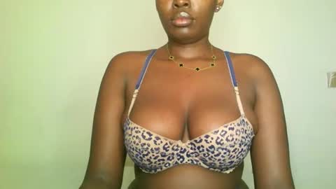 prettyvishy online show from February 18, 3:21 am