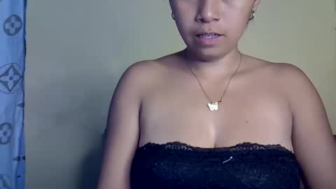 prettyy01 online show from May 31, 3:41 pm
