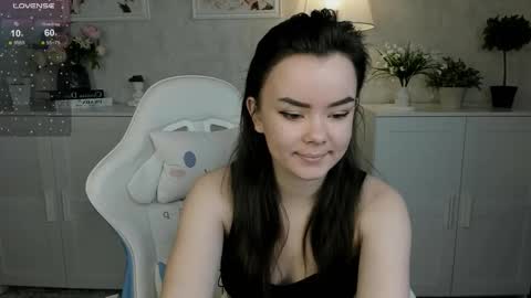 Snapshot of prettyyy_kitty chatting on October 13, 1:27 am Kitty online show from October 13, 1:27 am