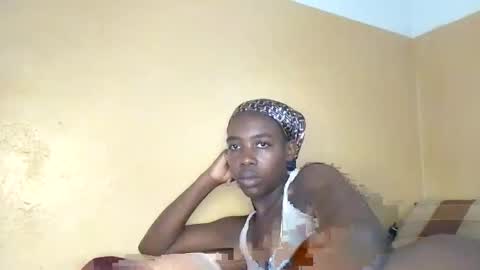 prettyzuzu online show from January 13, 6:18 am