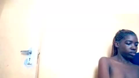 prettyzuzu online show from January 18, 7:34 am