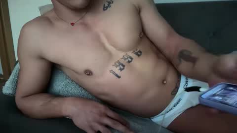 Snapshot of pretwunk chatting on December 4, 6:12 am pretwunk online show from December 4, 6:12 am