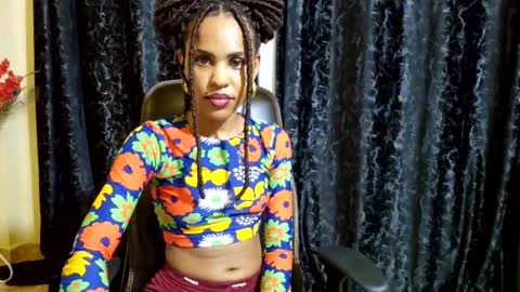 Snapshot of priceless_sexy chatting on February 23, 11:36 pm priceless_sexy online show from February 23, 11:36 pm