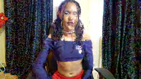 Snapshot of priceless_sexy chatting on March 5, 8:43 am priceless_sexy online show from March 5, 8:43 am