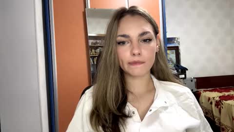 Amelia online show from November 18, 8:13 pm