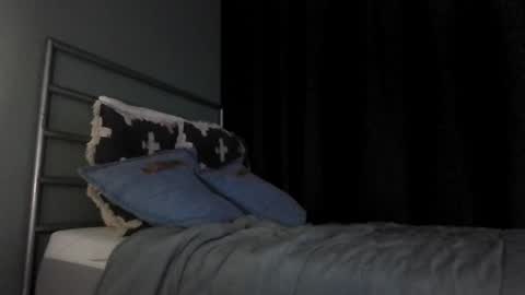 prieslucas068 online show from July 22, 6:54 pm