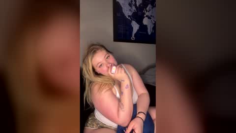 Snapshot of prin2pretty chatting on April 7, 3:51 am prin2pretty online show from April 7, 3:51 am