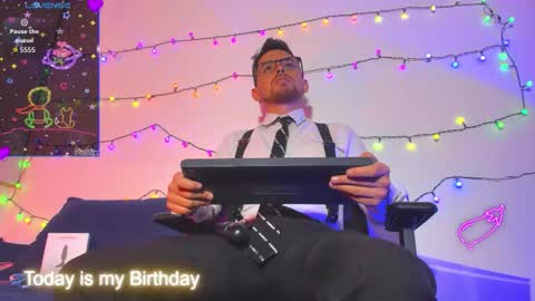 Snapshot of prince1_dark chatting on December 18, 4:51 am Deivid online show from December 18, 4:51 am