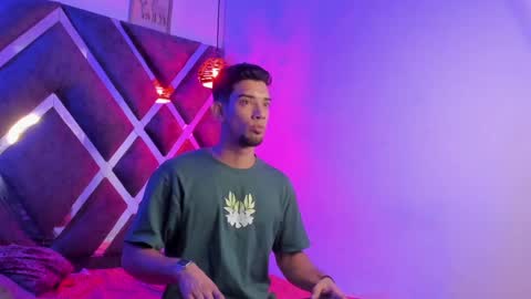 prince_arthur77 online show from December 16, 1:22 pm
