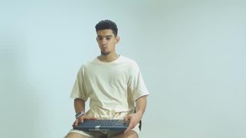 prince_arthur77 online show from January 14, 6:08 am