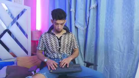 prince_arthur77 online show from March 8, 4:22 pm