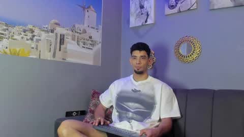 Snapshot of prince_arthur77 chatting on March 29, 5:46 pm prince_arthur77 online show from March 29, 5:46 pm