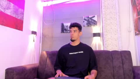 Snapshot of prince_arthur77 chatting on April 9, 1:49 pm prince_arthur77 online show from April 9, 1:49 pm