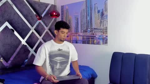 Snapshot of prince_arthur77 chatting on April 11, 2:54 pm prince_arthur77 online show from April 11, 2:54 pm