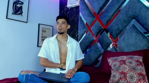 Snapshot of prince_arthur77 chatting on April 22, 1:34 pm prince_arthur77 online show from April 22, 1:34 pm