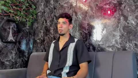 Snapshot of prince_arthur77 chatting on June 5, 1:39 pm prince_arthur77 online show from June 5, 1:39 pm