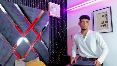 Snapshot of prince_arthur77 chatting on June 11, 1:53 pm prince_arthur77 online show from June 11, 1:53 pm