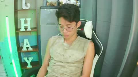 prince_harrison online show from December 15, 9:52 pm