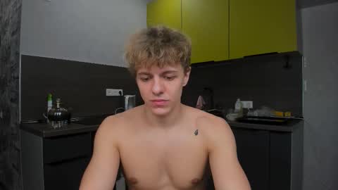 Snapshot of prince_nik chatting on March 27, 4:40 pm prince online show from March 27, 4:40 pm