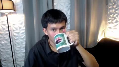 Snapshot of prince_zaijan chatting on June 16, 9:12 am Prince Zaijan online show from June 16, 9:12 am