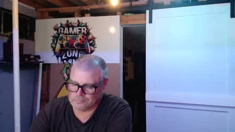 Snapshot of princepeircing chatting on May 22, 5:14 am Princepiercing online show from May 22, 5:14 am