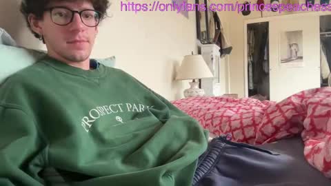 Peaches online show from October 28, 4:53 pm